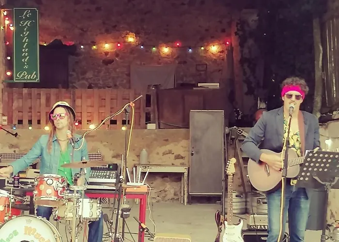 Tente Au Proche Des Anes * Bressuire