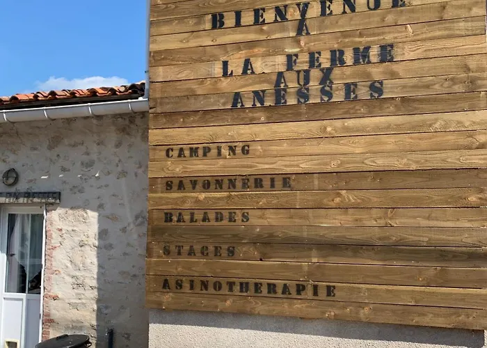 Luxury tent Tente Au Proche Des Anes